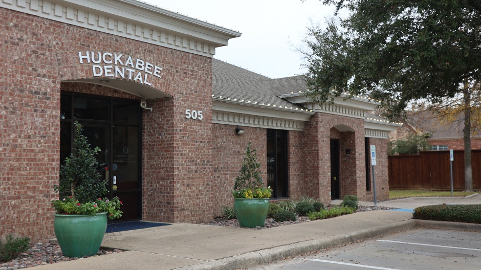 Outside view of Huckabee Dental in Southlake